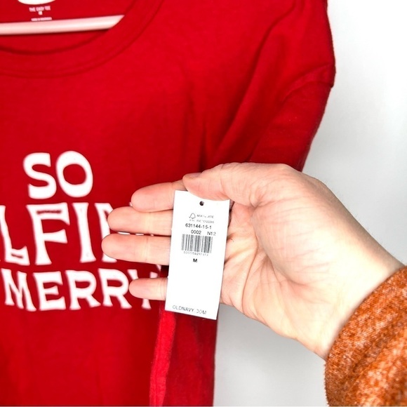 Old Navy So Elfing Merry Pun Funny Layering T-Shirt Short Sleeve Medium NWT - Picture 7 of 11